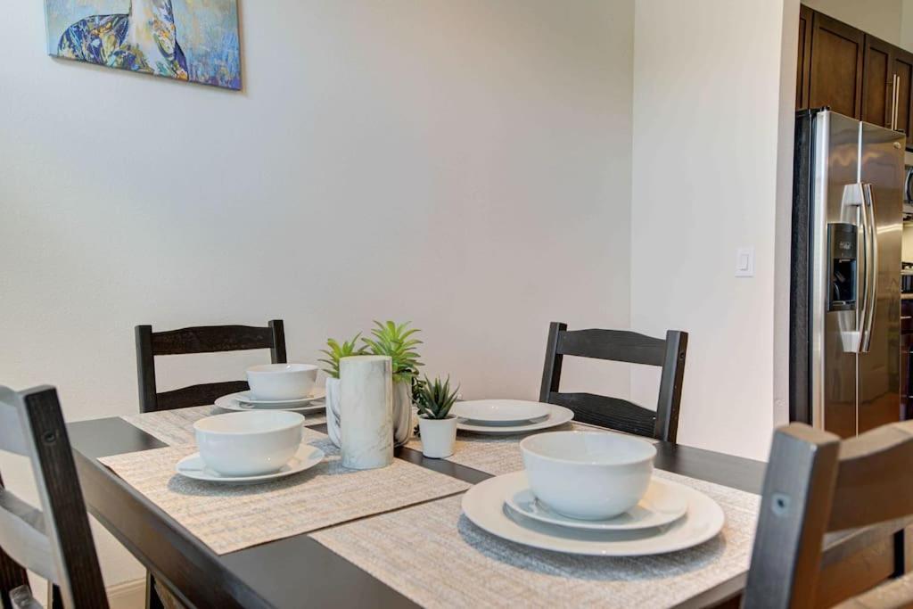 Cozy Apt Nrg Pool,Wi-Fi, Free Parking, Petsok! 休斯敦 外观 照片